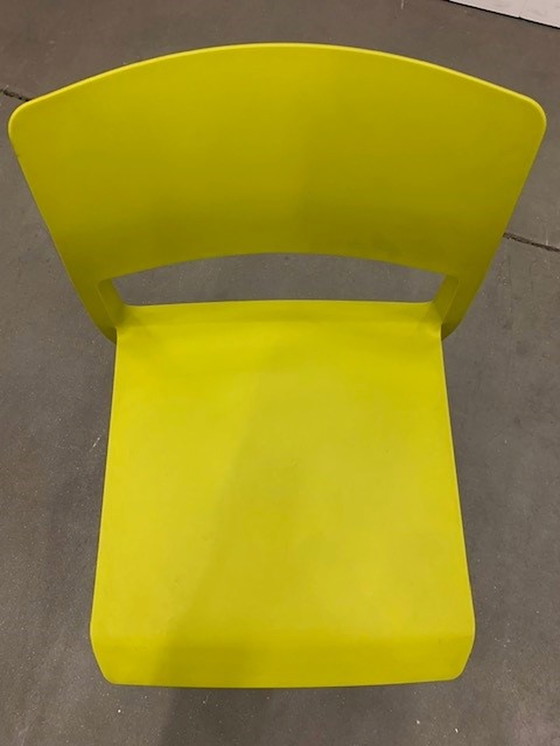 Image 1 of Vitra Tip Ton stoel Lime Groen