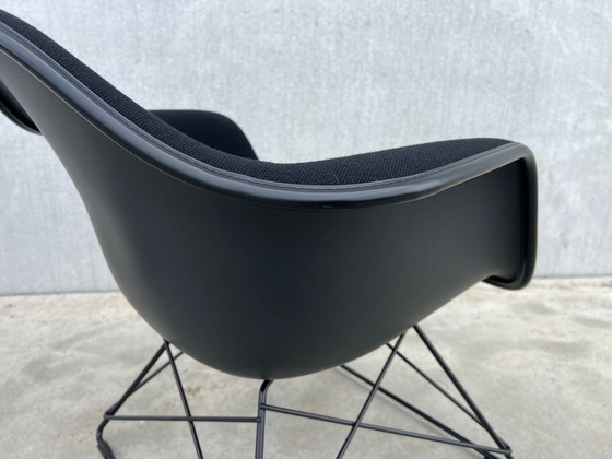 Image 1 of Vitra Eames Lar Stoel