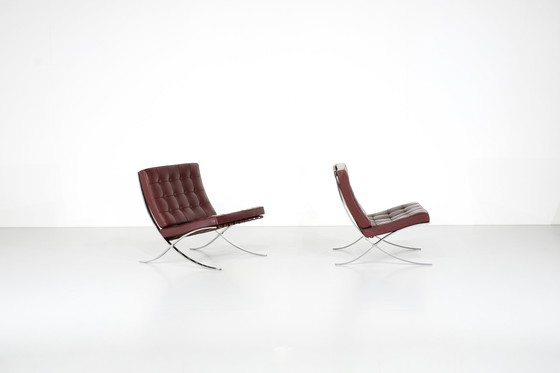 Image 1 of 2x Knoll Barcelona stoel ontworpen door Ludwig Mies van der Rohe