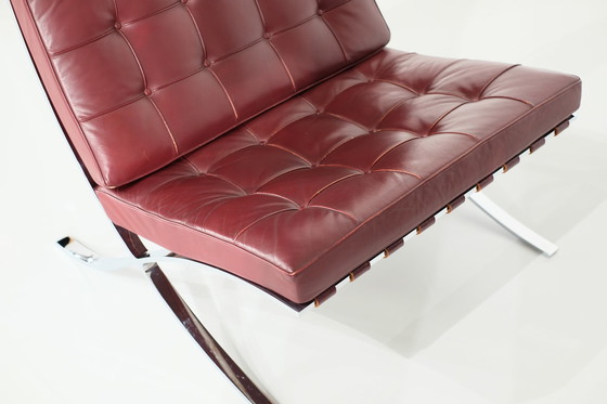 Image 1 of 2x Knoll Barcelona stoel ontworpen door Ludwig Mies van der Rohe