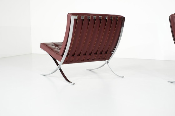 Image 1 of 2x Knoll Barcelona stoel ontworpen door Ludwig Mies van der Rohe