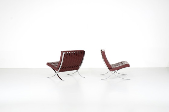 Image 1 of 2x Knoll Barcelona stoel ontworpen door Ludwig Mies van der Rohe