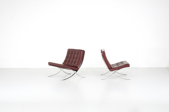 Image 1 of 2x Knoll Barcelona stoel ontworpen door Ludwig Mies van der Rohe