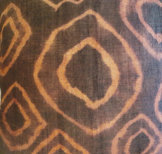 Image 1 of Kongolees Kussen In Raffia Met Batik Motief