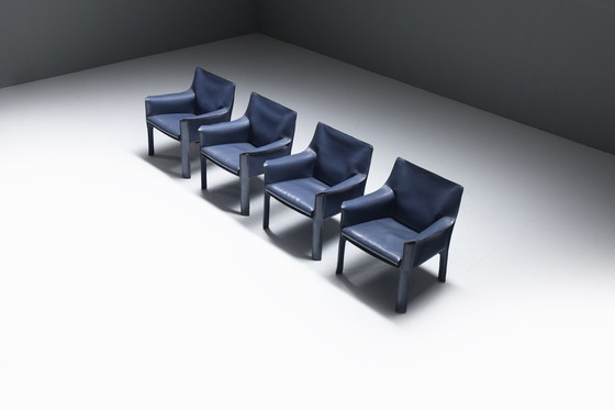 Image 1 of Geweldige set cab 414 eetkamerstoelen in blauw leer van Mario Bellini voor Cassina