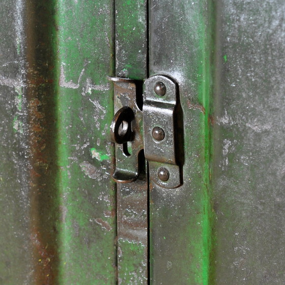 Image 1 of Industriële locker, 1940S