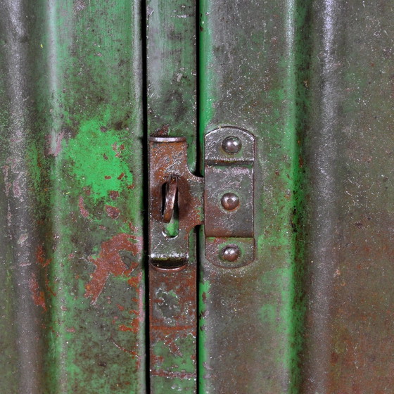 Image 1 of Industriële locker, 1940S