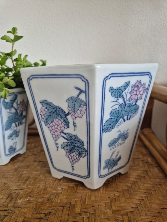 Image 1 of Vintage Chinese Bloempotten