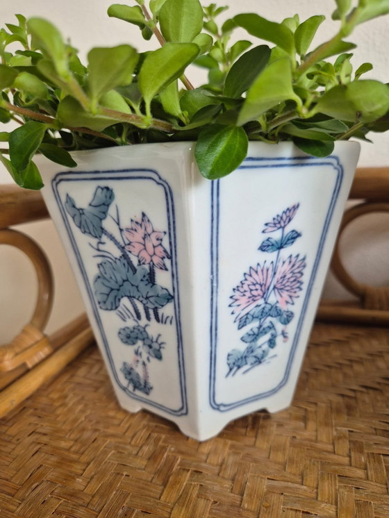 Image 1 of Vintage Chinese Bloempotten