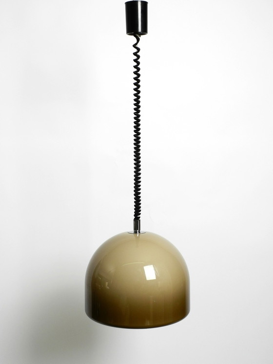 Image 1 of Prachtige hanglamp uit het ruimtetijdperk 1960 met bruine plastic lampenkap door personeel