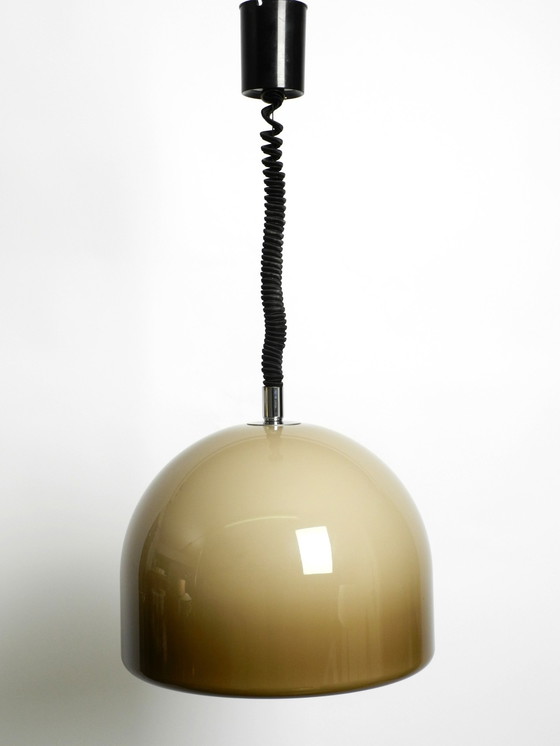 Image 1 of Prachtige hanglamp uit het ruimtetijdperk 1960 met bruine plastic lampenkap door personeel