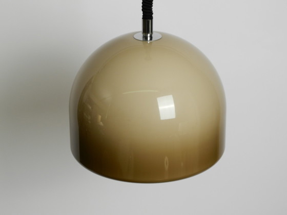 Image 1 of Prachtige hanglamp uit het ruimtetijdperk 1960 met bruine plastic lampenkap door personeel