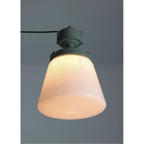 Image 1 of Vintage industriële lamp met opaal glazen pendel, 1970