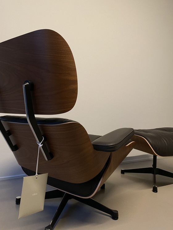 Image 1 of Vitra Eames Lounge Chair met Ottoman