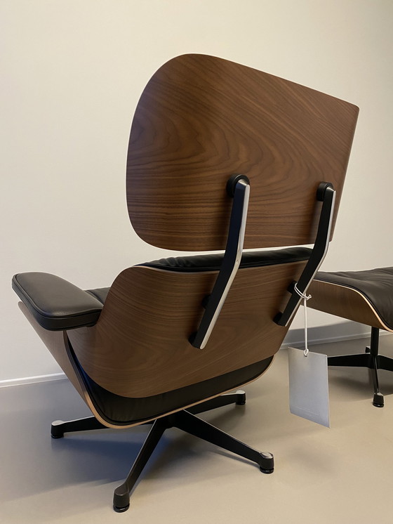 Image 1 of Vitra Eames Lounge Chair met Ottoman