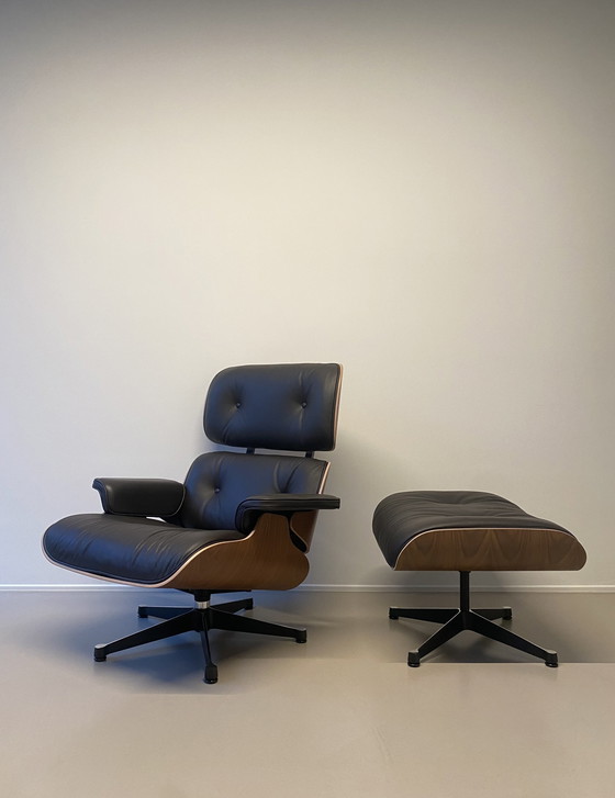 Image 1 of Vitra Eames Lounge Chair met Ottoman