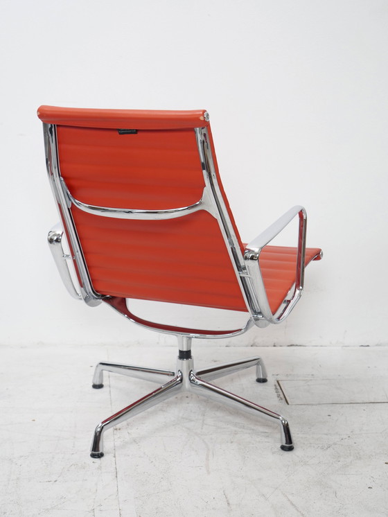 Image 1 of Eames Ea116 Loungestoel Leer Rood