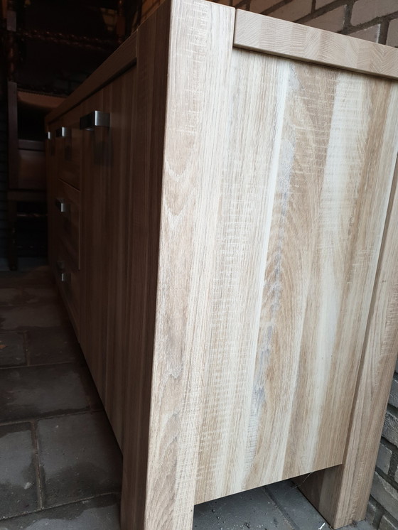 Image 1 of Dressoir