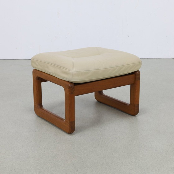 Image 1 of Fauteuil Leer & Teak + Hocker Poul Jeppesen Holstebro Denmark