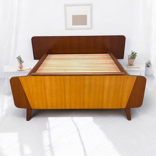 Vintage Bed | Slaapkamer Jaren 60 | Houten Bed | Twijfelaar