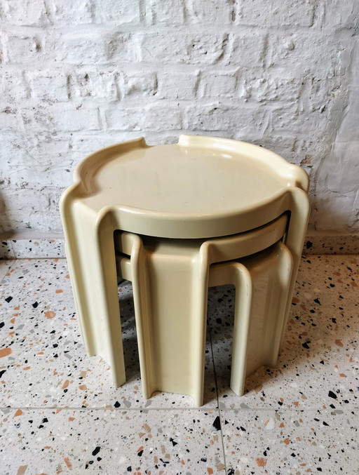 3x Kartell bijzettafels Giotto Stoppino