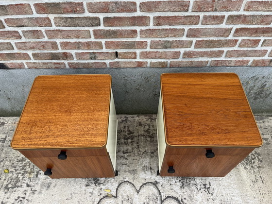 Image 1 of Twee Vintage Mid Century Nachtkastjes 