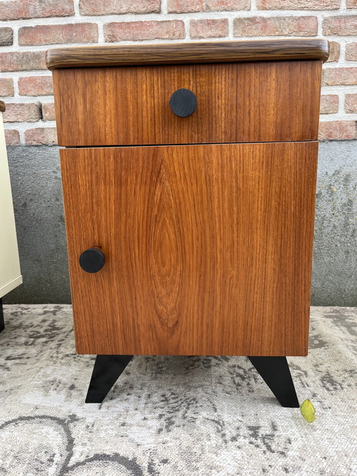 Twee Vintage Mid Century Nachtkastjes 