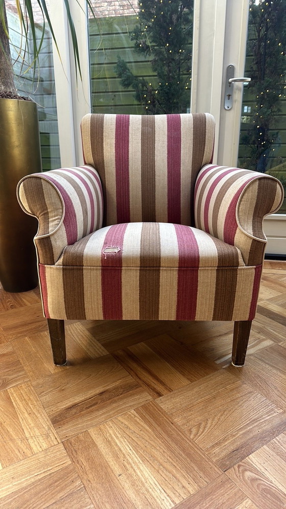 Image 1 of Twee Klassieke Fauteuils Herbekleden Nodig