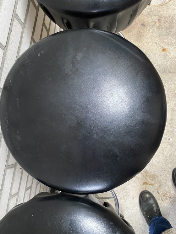 Image 1 of 5 Vintage Industriële Ronde Barkrukken Staal