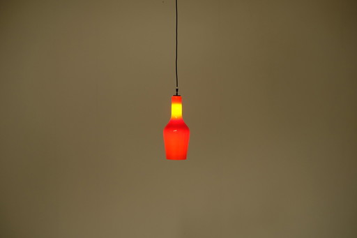 Vintage Italiaanse hanglamp in rood opaline - 1960