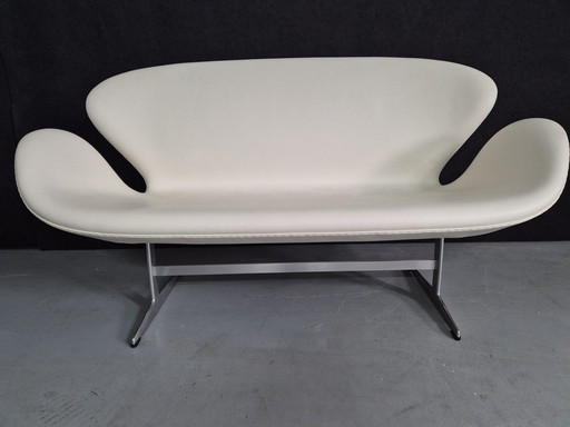 Fritz Hansen - Arne Jacobsen Swan Sofa Wit Leder