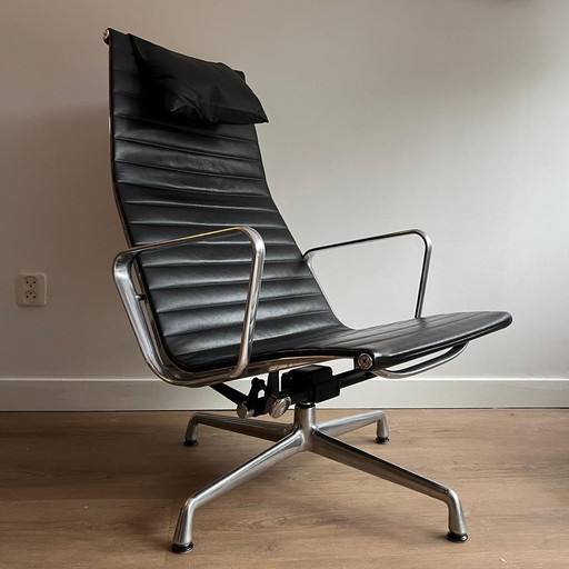 Vitra Ea124 Chroom, Zwart Lederen Zitting