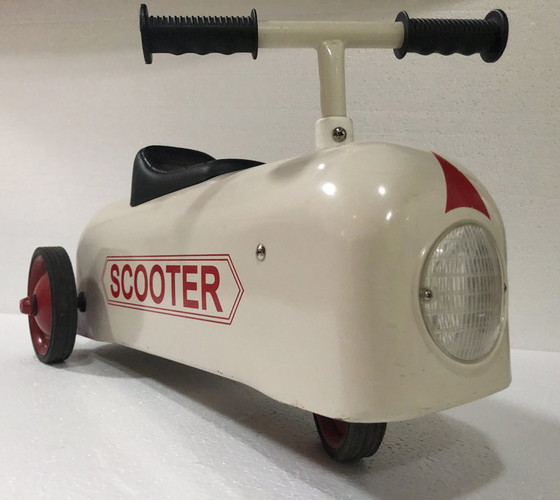 Image 1 of Vintage speelgoed - scooter - driewieler (1 tot 3 jaar) - Post Space Age - 1980
