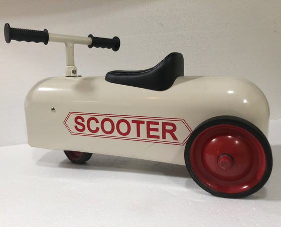 Image 1 of Vintage speelgoed - scooter - driewieler (1 tot 3 jaar) - Post Space Age - 1980