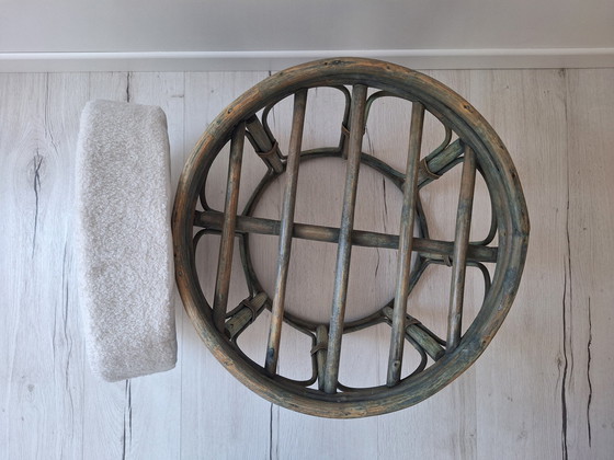 Image 1 of Rotan en Bouclette stoffen poef