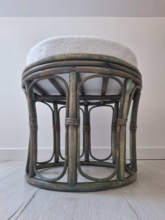 Image 1 of Rotan en Bouclette stoffen poef