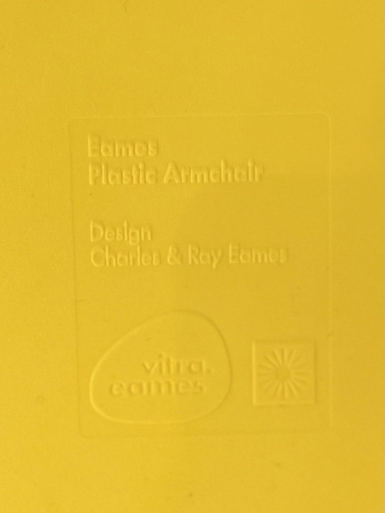 Image 1 of Eames Plastic Bijzetstoel Pacc.