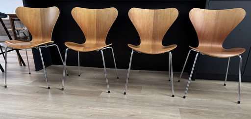 4X Fritz Hansen Vlinderstoel