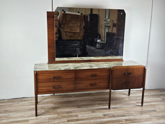 Image 1 of Mid Century Teakhouten ladekast met grote spiegel en bewerkt glas