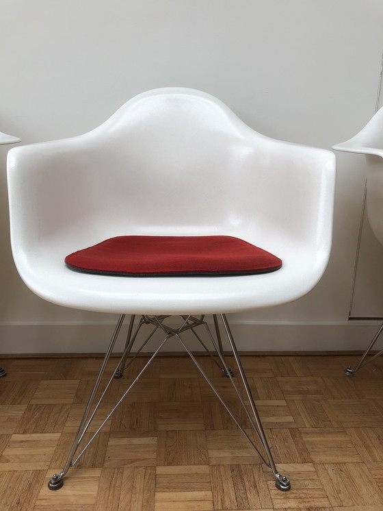 Image 1 of 4x Modernica DAR chairs