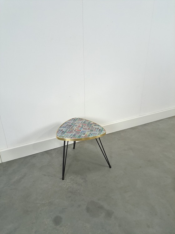 Image 1 of Bijzettafel Met Geblokt Formica Blad En Hairpin Poten Nr. 9 Plantentafel