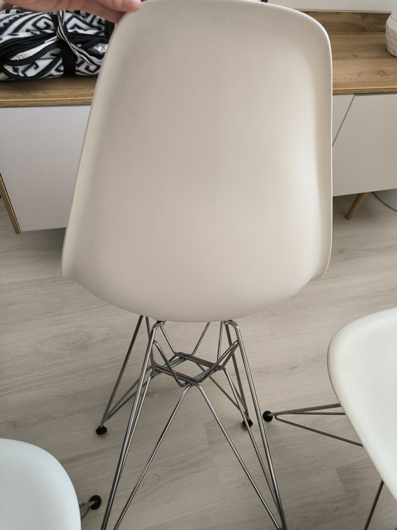 Image 1 of 6x Vitra Eames Dsr Stoelen Wit