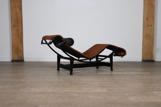 Image 1 of Cassina Lc4 Chaise Longue In Bruin Ponysleer Door Le Corbusier, Charlotte Perriand