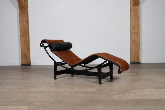 Image 1 of Cassina Lc4 Chaise Longue In Bruin Ponysleer Door Le Corbusier, Charlotte Perriand