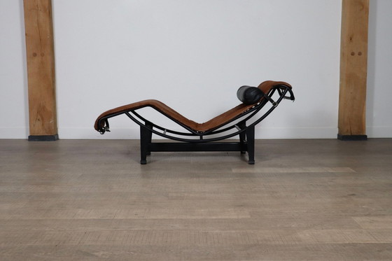 Image 1 of Cassina Lc4 Chaise Longue In Bruin Ponysleer Door Le Corbusier, Charlotte Perriand