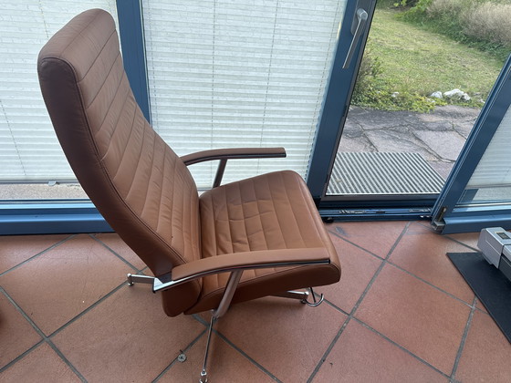 Image 1 of Draaibare vintage lounge stoel in bruin leer