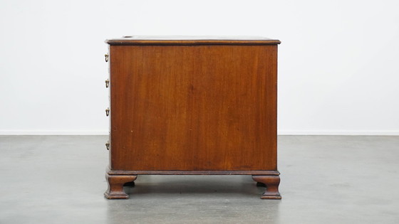 Image 1 of Houten Bureau Met Een Leren Blad