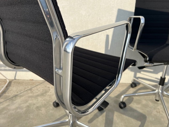 Image 1 of 2 X Vitra Eames Ea119 Hopsak Bureaustoelen