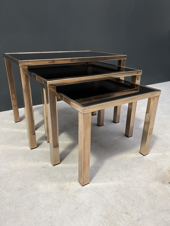 Image 1 of Nesting tables uit de jaren zeventig, goudverguld