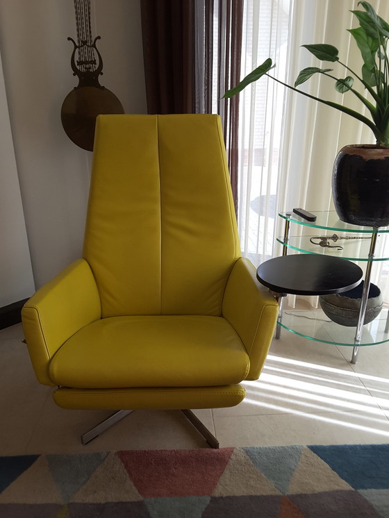 Image 1 of Prominente Twist fauteuil